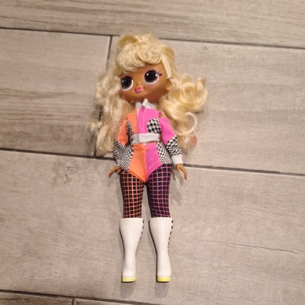 🍁Lol Surprise OMG Light Speedster Doll🐬